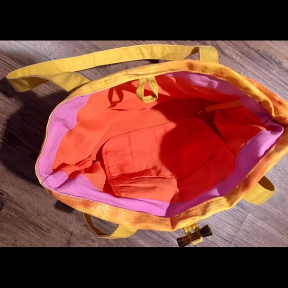 Flavia Bright & Fun Tote - Picture 4 of 4